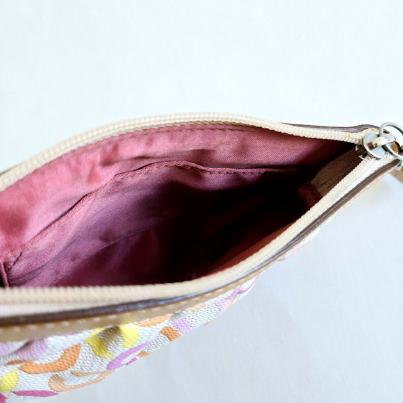 Coach Wristlet Pink Op Art Signature Zip Clutch Vachetta Leather Trim Retro Y2K - Picture 9 of 12
